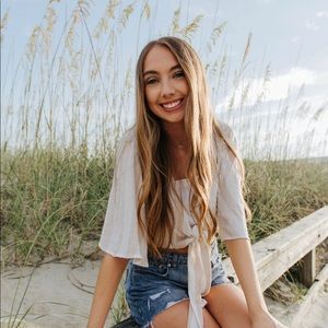 Meet your Posher, Emily